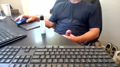 Snapshot of hoverday chatting on August 5, 2026, 1:36 pm hoverday online show from August 5, 2026, 1:36 pm