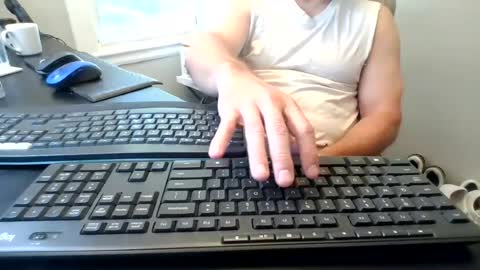Snapshot of hoverday chatting on August 8, 2026, 3:14 pm hoverday online show from August 8, 2026, 3:14 pm