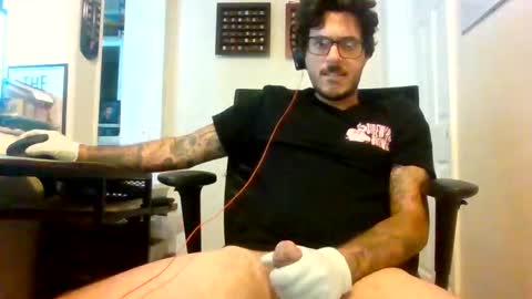 Snapshot of hoyosjay68 chatting on November 12, 2025, 1:00 pm Jay.....jayhoe878 SC online show from November 12, 2025, 1:00 pm