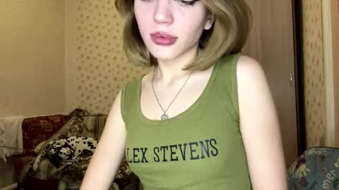 hsiuscherich online show from November 28, 2025, 10:07 am