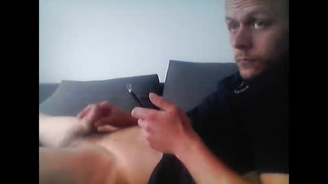 hubikush22 online show from October 5, 2025, 8:12 am