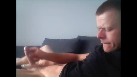 hubikush22 online show from October 22, 2025, 2:50 pm