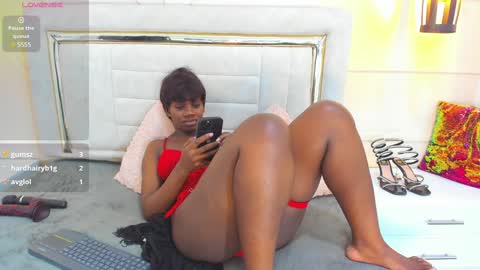 Snapshot of huddah_cam chatting on December 30, 2024, 3:02 pm huddah online show from December 30, 2024, 3:02 pm