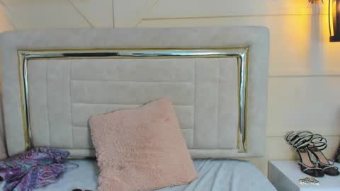 Snapshot of huddah_cam chatting on February 8, 2025, 5:29 pm huddah online show from February 8, 2025, 5:29 pm