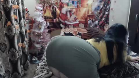 hugeassdevil online show from February 8, 2025, 5:18 pm