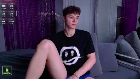 Snapshot of hugebangins_ chatting on September 25, 2025, 10:30 am ANTHONY online show from September 25, 2025, 10:30 am