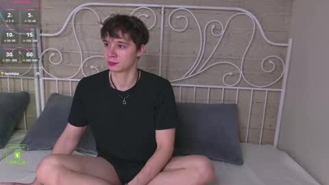 Snapshot of hugebangins_ chatting on November 1, 2025, 4:14 am ANTHONY online show from November 1, 2025, 4:14 am