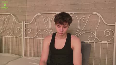 Snapshot of hugebangins_ chatting on November 6, 2025, 4:24 am ANTHONY online show from November 6, 2025, 4:24 am