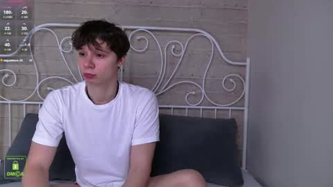 Snapshot of hugebangins_ chatting on November 14, 2025, 4:22 am ANTHONY online show from November 14, 2025, 4:22 am