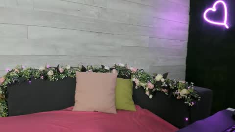 Erin online show from December 17, 2024, 4:23 am