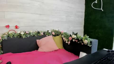 Erin online show from February 21, 2025, 9:13 am