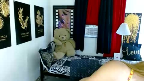 hugecockgoddessx online show from June 10, 2026, 5:07 am