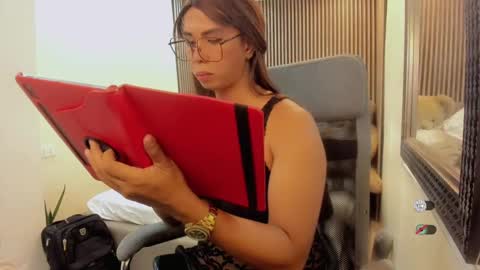 Queen karen grey online show from December 23, 2024, 11:04 am