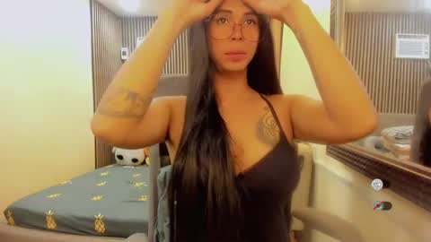 Queen karen grey online show from December 31, 2024, 1:08 pm