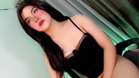 Snapshot of hugecockyanny chatting on February 12, 2026, 10:38 pm Yhanie online show from February 12, 2026, 10:38 pm