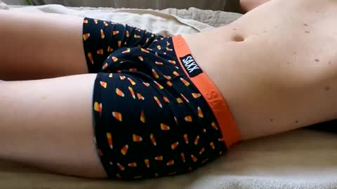 HugeCumshots online show from December 3, 2024, 10:29 pm