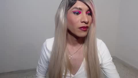 Danezka online show from December 22, 2025, 5:15 am