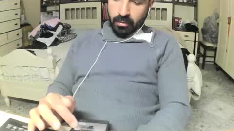 Snapshot of hugeveiny chatting on April 13, 2026, 5:07 pm hugeveiny online show from April 13, 2026, 5:07 pm