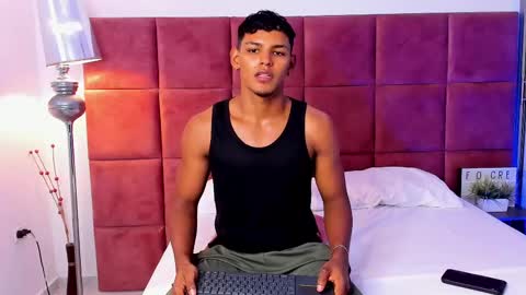 Snapshot of hugo_cano chatting on September 15, 2025, 8:53 pm Hugo Cano online show from September 15, 2025, 8:53 pm