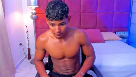 Snapshot of hugo_cano chatting on October 24, 2025, 8:38 pm Hugo Cano online show from October 24, 2025, 8:38 pm