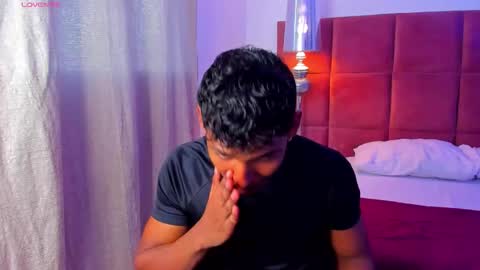 Snapshot of hugo_cano chatting on December 20, 2025, 10:06 pm Hugo Cano online show from December 20, 2025, 10:06 pm