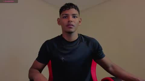 Snapshot of hugo_cano chatting on February 20, 2026, 4:07 pm Hugo Cano online show from February 20, 2026, 4:07 pm