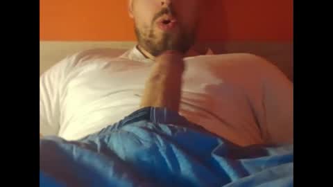 hugothewood1001 online show from December 1, 2024, 8:31 pm