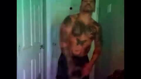 huidos2006 online show from October 14, 2025, 1:50 am