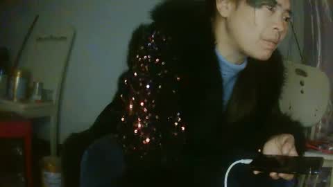 hujiajia520321431 online show from November 24, 2025, 1:11 pm