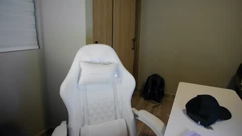 hun_damer online show from June 30, 2026, 4:13 am
