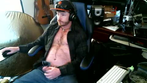 Snapshot of hungginger4u chatting on January 21, 2025, 8:11 pm HungGinger4U online show from January 21, 2025, 8:11 pm