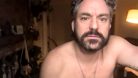 Snapshot of hungitalian40 chatting on August 3, 2026, 12:32 pm hungitalian40 online show from August 3, 2026, 12:32 pm