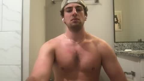 Snapshot of hungnhornystud chatting on March 11, 2026, 6:36 pm hungnhornystud online show from March 11, 2026, 6:36 pm