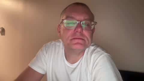 AARON online show from November 14, 2025, 2:43 am