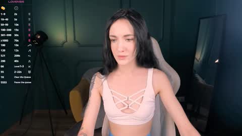 Kitty online show from October 3, 2025, 6:43 am