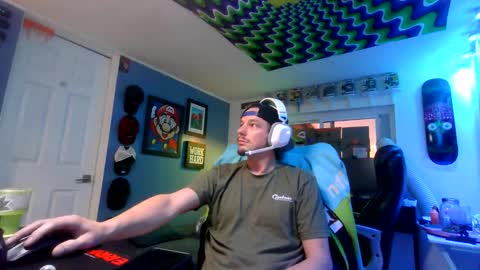 hungtxcock92 online show from December 16, 2025, 2:11 pm