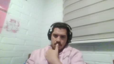 Snapshot of hungweeb chatting on March 16, 2026, 3:12 am Rod online show from March 16, 2026, 3:12 am