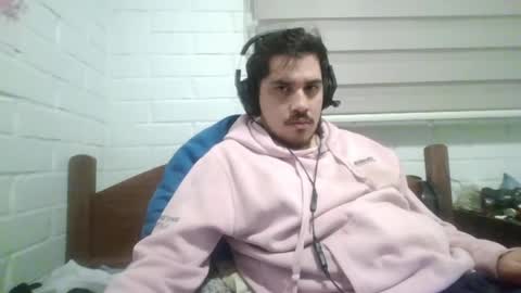 Snapshot of hungweeb chatting on May 2, 2026, 1:43 am Rod online show from May 2, 2026, 1:43 am