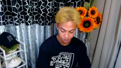 Snapshot of hunk_edward chatting on July 3, 2026, 7:37 am hunk_edward online show from July 3, 2026, 7:37 am