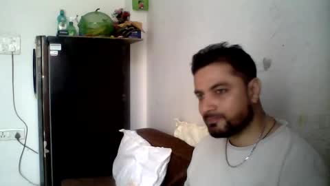 Snapshot of hunkster102 chatting on May 24, 2026, 5:23 am hunkster102 online show from May 24, 2026, 5:23 am
