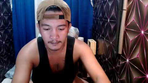 hunkylloyd online show from December 17, 2024, 2:44 pm