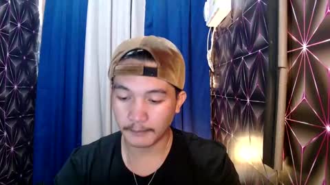 hunkylloyd online show from December 22, 2024, 8:49 am