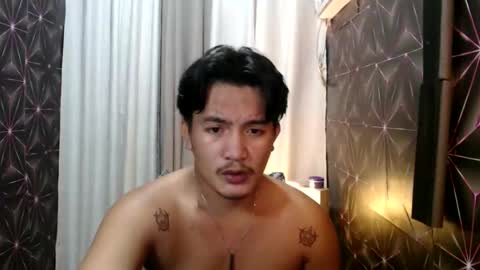 hunkylloyd online show from December 31, 2024, 11:42 am