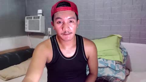 hunkylloyd online show from April 8, 2026, 6:02 am