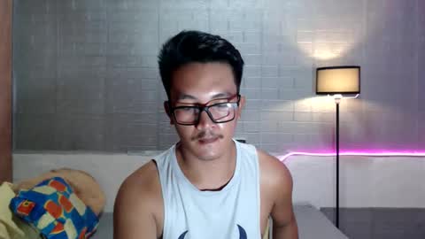 hunkylloyd online show from April 29, 2026, 3:21 am