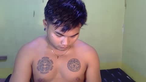 Snapshot of hunkyzeus chatting on October 19, 2025, 4:18 pm hunkyzeus online show from October 19, 2025, 4:18 pm