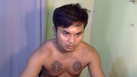 hunkyzeus online show from November 28, 2025, 1:47 pm