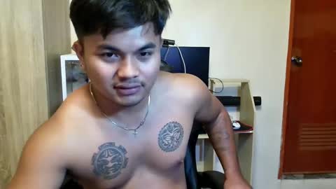 hunkyzeus online show from April 24, 2026, 5:04 pm