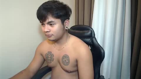 hunkyzeus online show from May 18, 2026, 3:51 pm