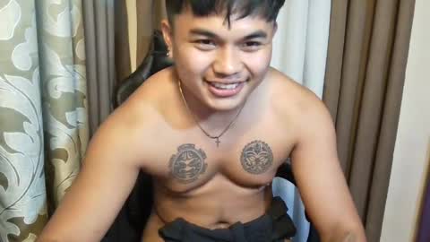 hunkyzeus online show from May 26, 2026, 4:36 pm